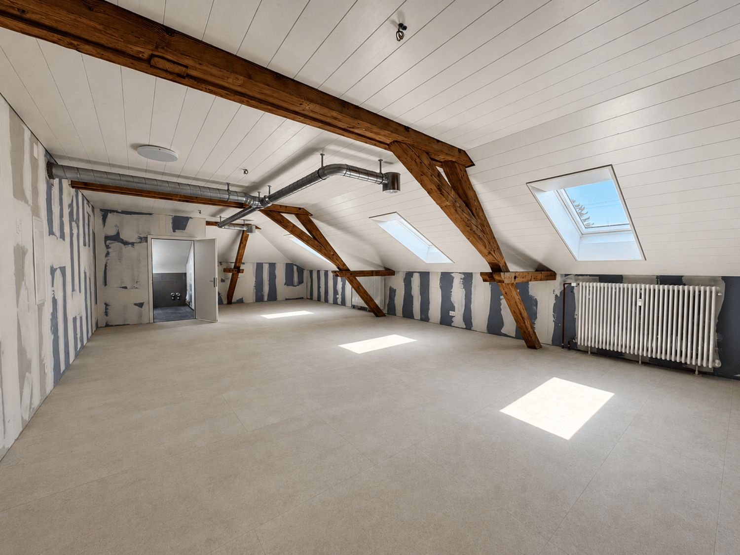 84m² office