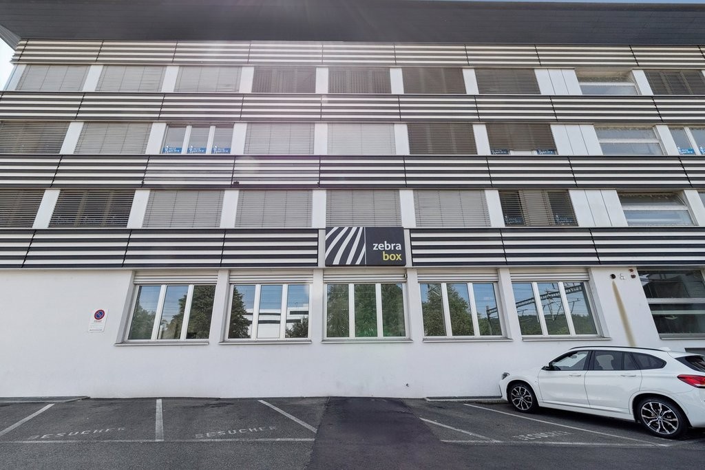 235m² commercial